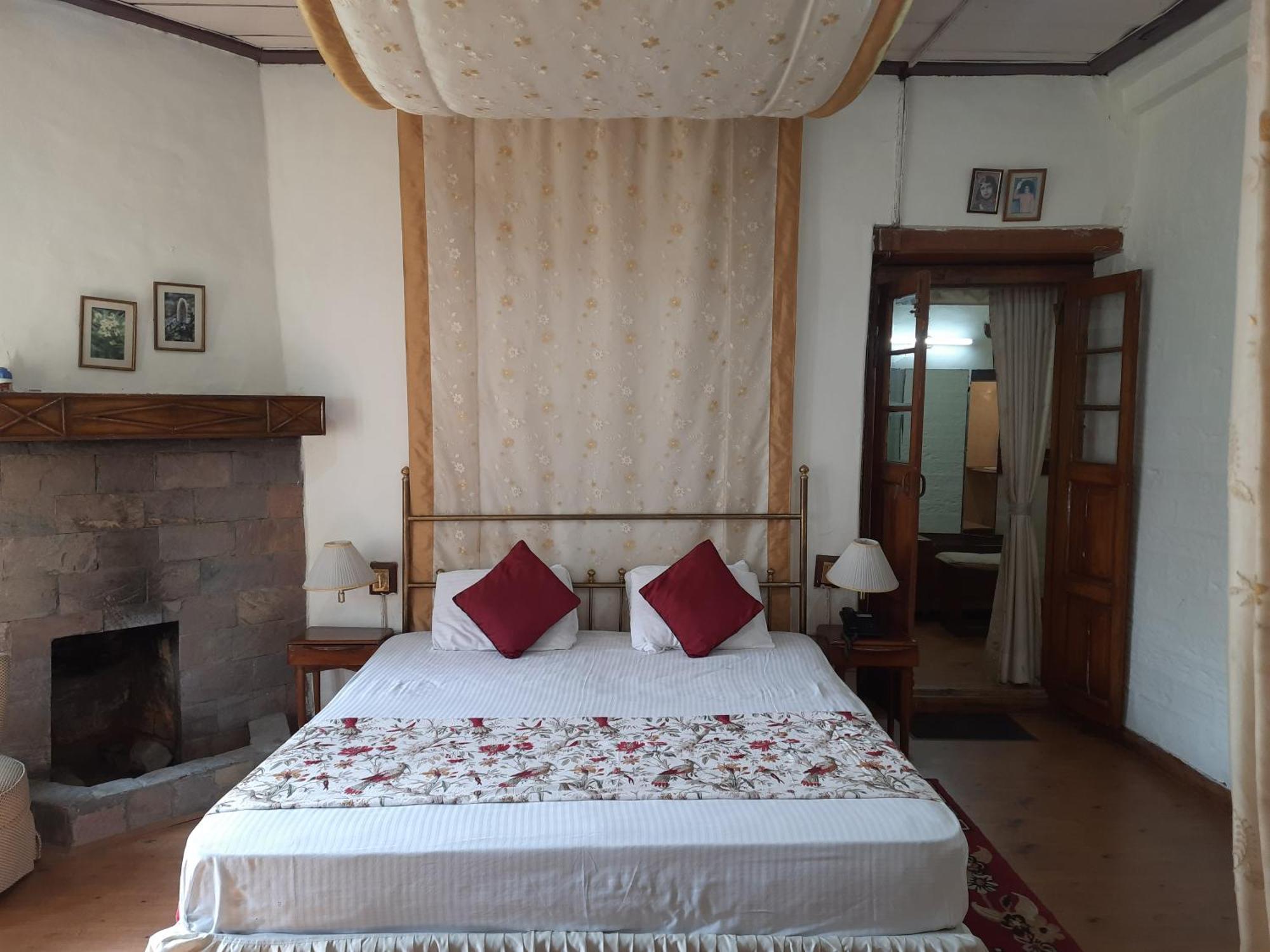 West View Hotel Ranikhet Luaran gambar